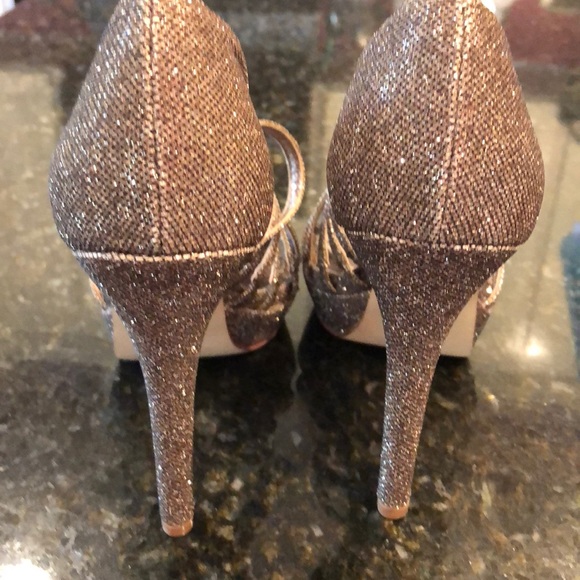 NEW Gianni Bini Dark Champagne Strappy Sandals - Picture 4 of 7